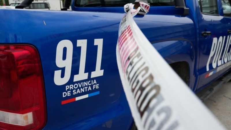 Noche violenta en Villa Gobernador Gálvez: un adolescente asesinado y una joven en estado crítico