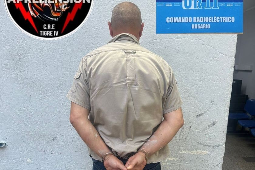Un hombre amenazó a su familia y apuntó con un arma a la Policía