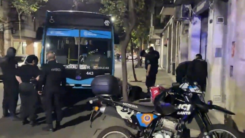 Motociclista acusado de robo cayó tras una persecución en pleno centro