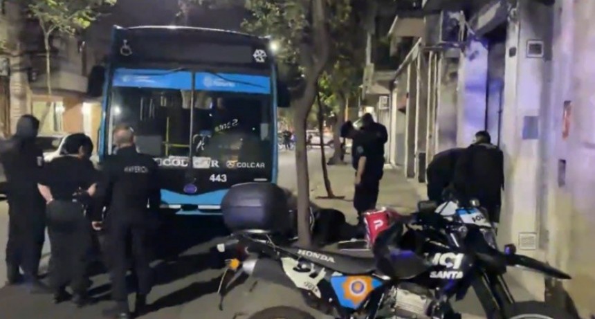 Motociclista acusado de robo cayó tras una persecución en pleno centro