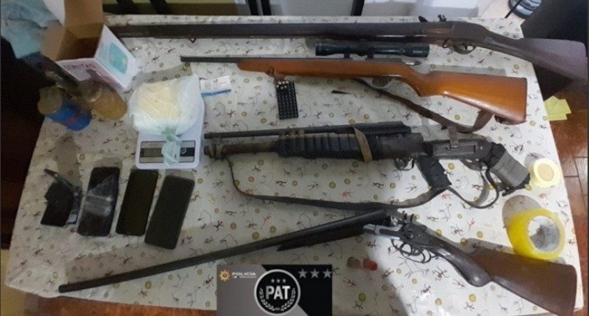 Allanan a la Policía de Acción Táctica por robo de 15kg de cocaína y 50k USD en un operativo en Rosario