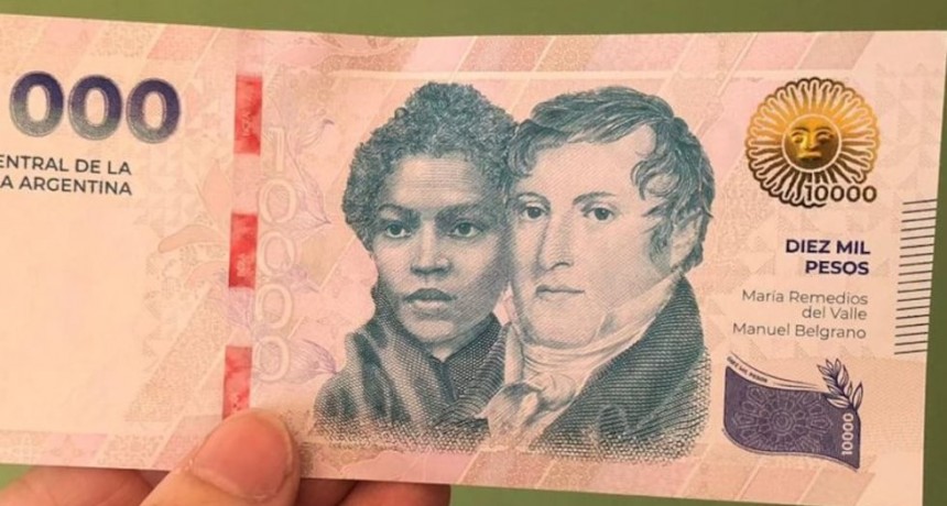 Pagó el taxi con billetes falsos y fue detenido
