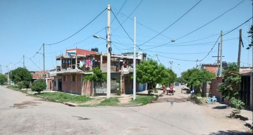 Conflicto entre vecinas en barrio Santa Lucía termina en tiroteo y detención