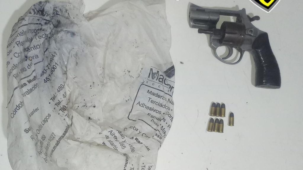 Amenazó a su madre con un arma en Villa Gobernador Gálvez y terminó detenida
