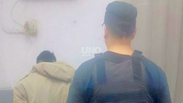 Santa Fe: Un hombre cayó con una pistola de guerra cargada tras una persecución en barrio Belgrano