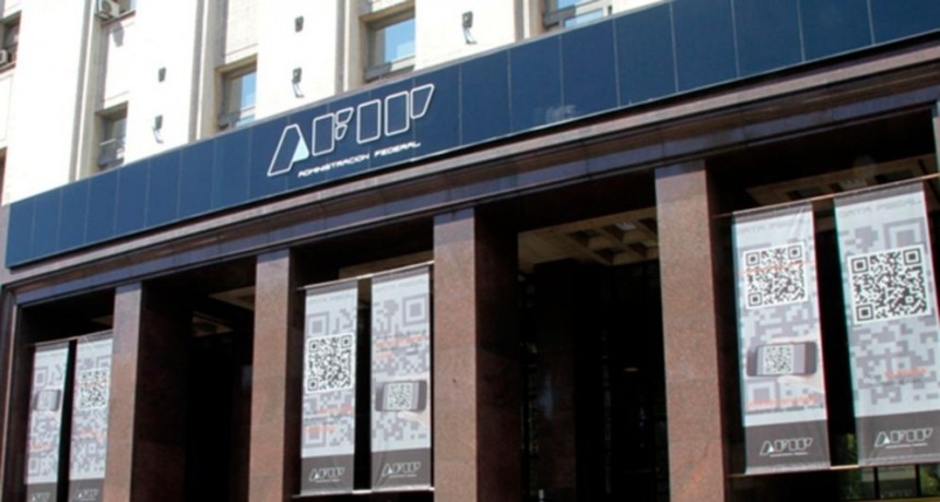 Procesan a dos ex jefes de la Afip por usar información interna para favorecer a una empresa de hielo