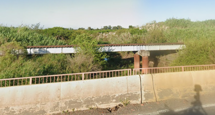 Encontraron un cuerpo en descomposición en un canal de la zona norte de Rosario