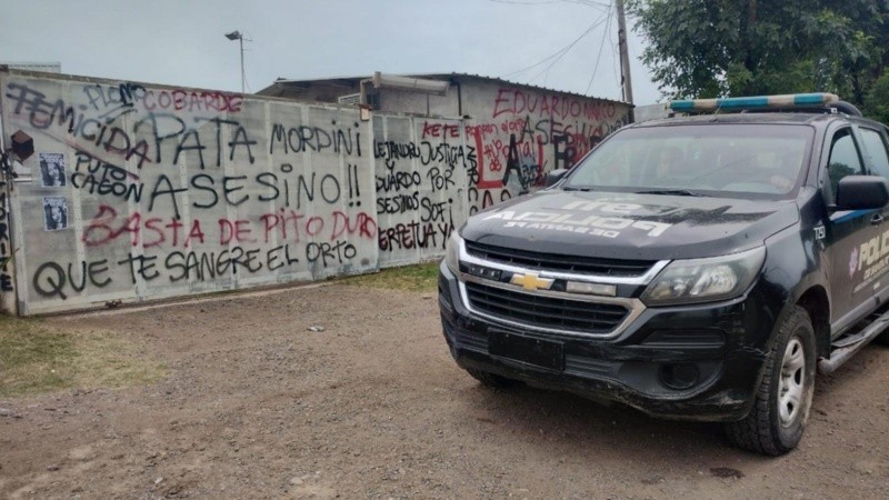 Incendios y protestas en San Lorenzo contra el acusado del femicidio de Sofía Delgado