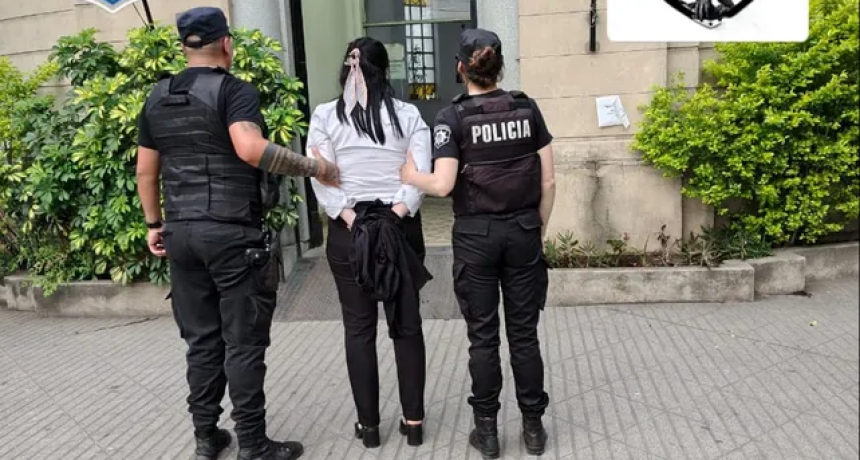 Arrestan a tesorera de concesionaria en Santa Fe por desfalco millonario