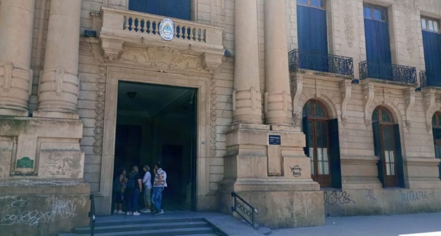 Evacúan escuela en el centro el miércoles a la mañana por amenaza de bomba