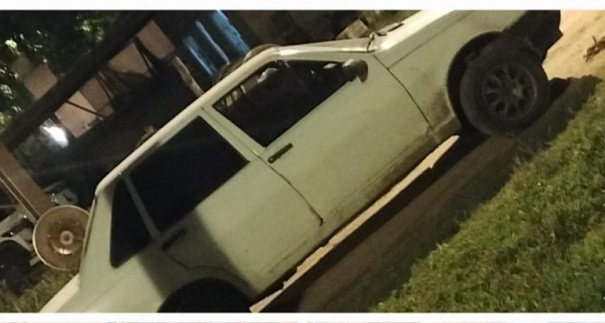 Roban y desmantelan un auto en pleno centro de Santa Fe; lo hallan en barrio Los Hornos