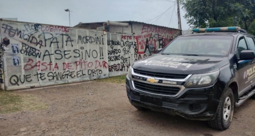 Incendios y protestas en San Lorenzo contra el acusado del femicidio de Sofía Delgado