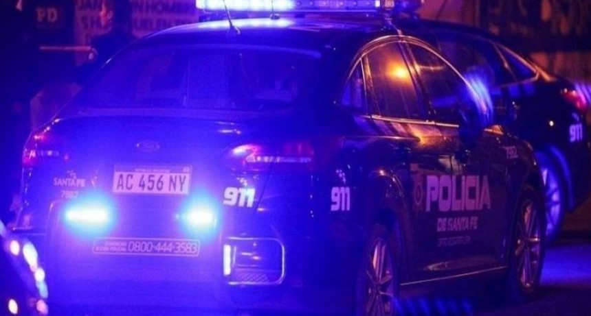 Violento robo a policía en Zona Oeste: golpeado, despojado de su arma y moto