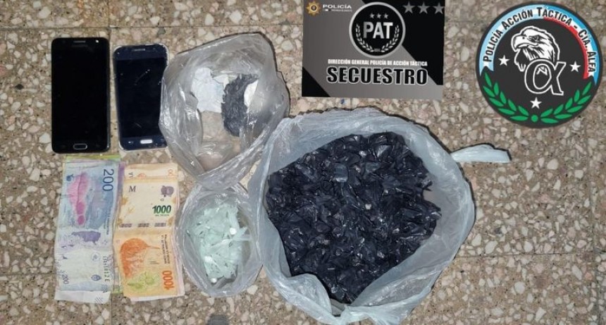 Cuatro detenidos con más de 300 envoltorios de cocaína en zona norte