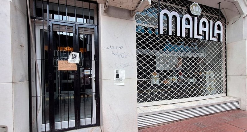 Vandalismo en el comercio de la mujer que olvidó a su perro en el auto y murió