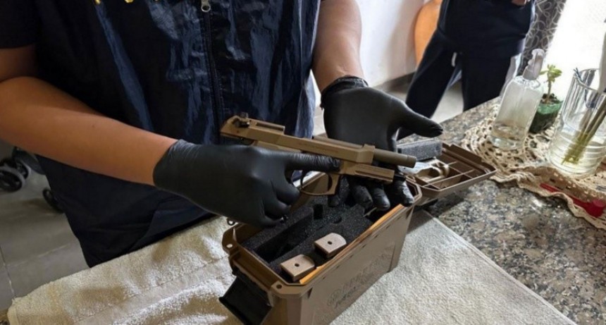 Desvío de armas al mercado negro: detienen a cinco sospechosos