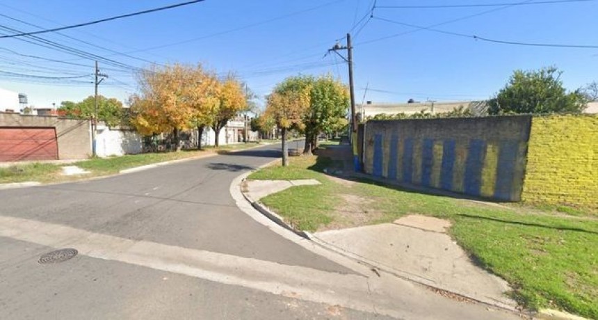 En lapso de horas, un hombre muerto en pelea vecinal y otro apuñalado en Villa Gobernador Gálvez