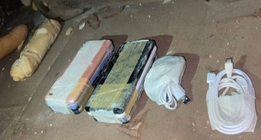 Descubren celulares ocultos en camión de pan que ingresaba a la cárcel de Coronda
